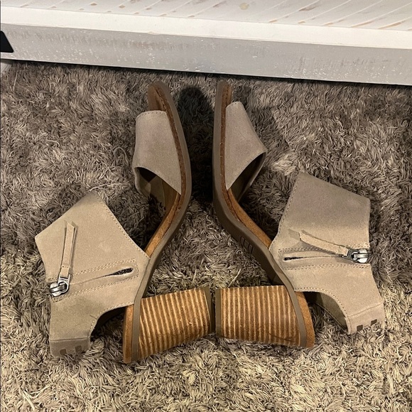 Toms Taupe Block Heel Sandals - Picture 5 of 7